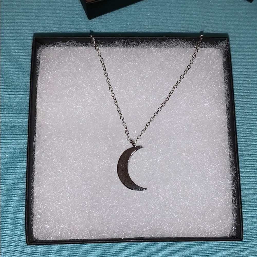 NEW Silver Crescent Moon necklace